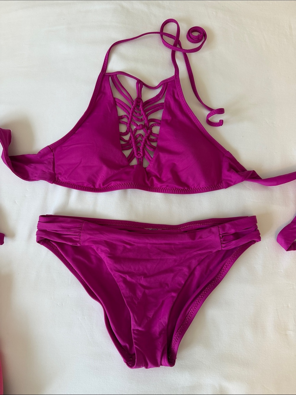BECCA Fuchsia Macramé Front Bikini Set M tags removed
